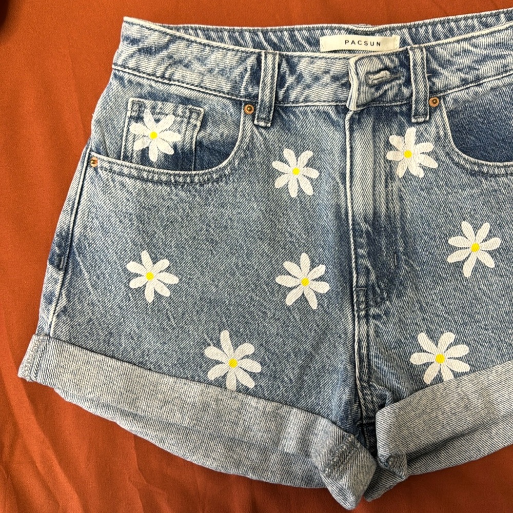 PacSun flower high rise mom shorts